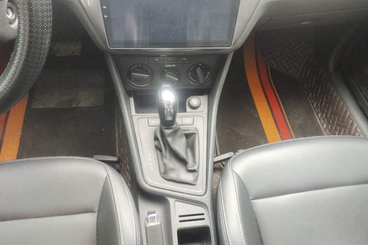 Used Volkswagen Lavida 2017 1.6L Automatic Fashion Edition