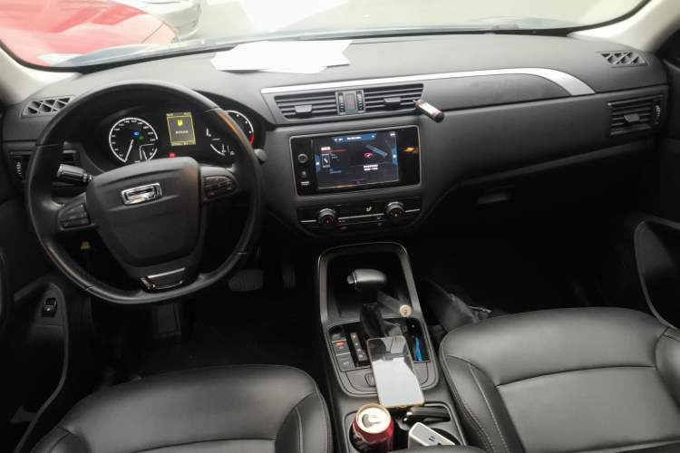 Used Qoros 5 2018 Revised Version 1.6T Automatic Leading Edition