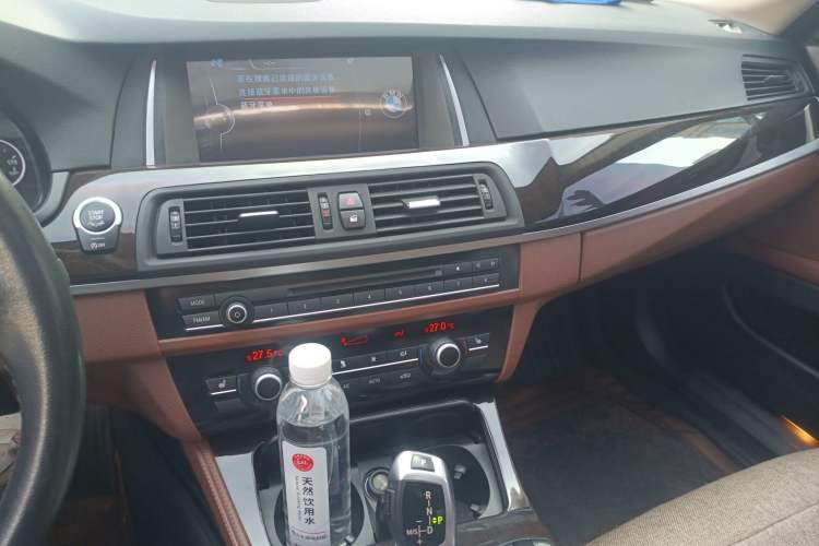 Used BMW 5 Series 2014 525Li Leading Model
