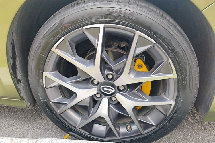 Used GAC Trumpchi EMPOW 2021 270T DCT J16 Version Right Front Wheel Hub