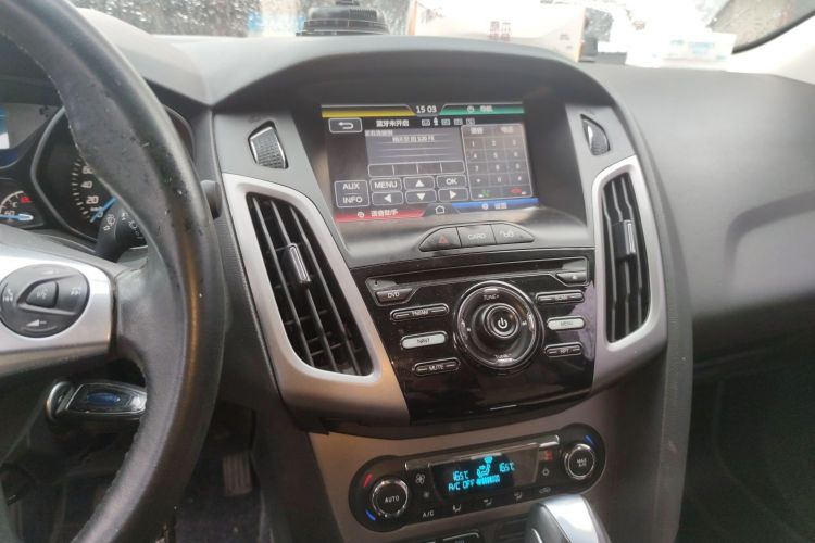 Used Ford Focus 2012 Sedan 1.6L Automatic Fashion Edition