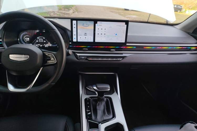 Used Geely Auto Emgrand 2025 4th Generation 1.5L CVT Luxury Version
