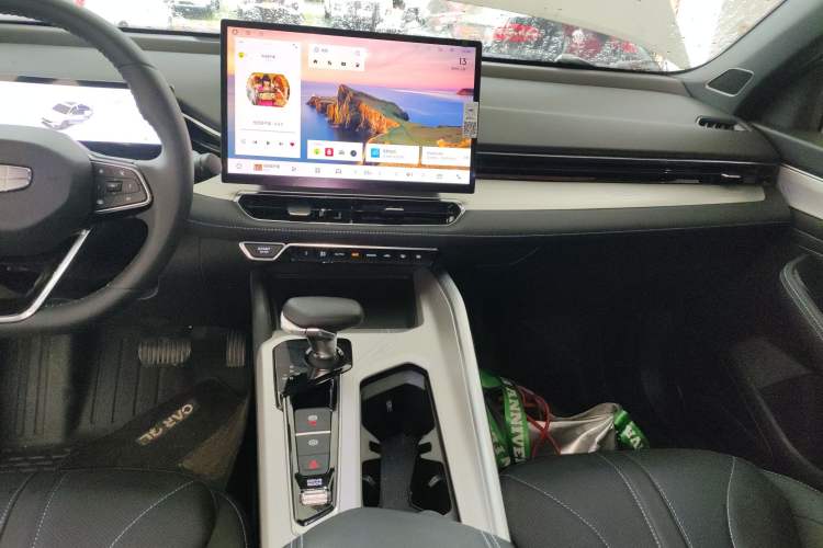 Used Geely Auto Preface 2025 Dongfang Yao 1.5TD Fuyao Edition Audio And AC Panel