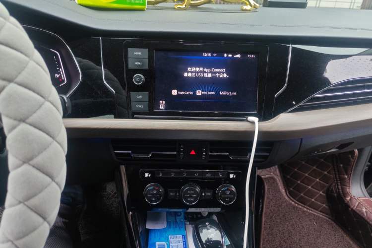 Used Volkswagen Passat 2019 330TSI Luxury Edition China VI Standard Audio And AC Panel