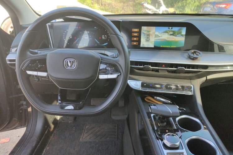 Used CHANGAN Eado 2022 PLUS Blue Whale NE 1.4T GDI DCT Prestige Edition Center Console