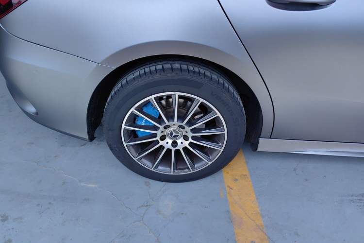 Used Mercedes-Benz A-Class 2021 A 200 L Sport Sedan Fashion Model Right Rear Wheel Hub