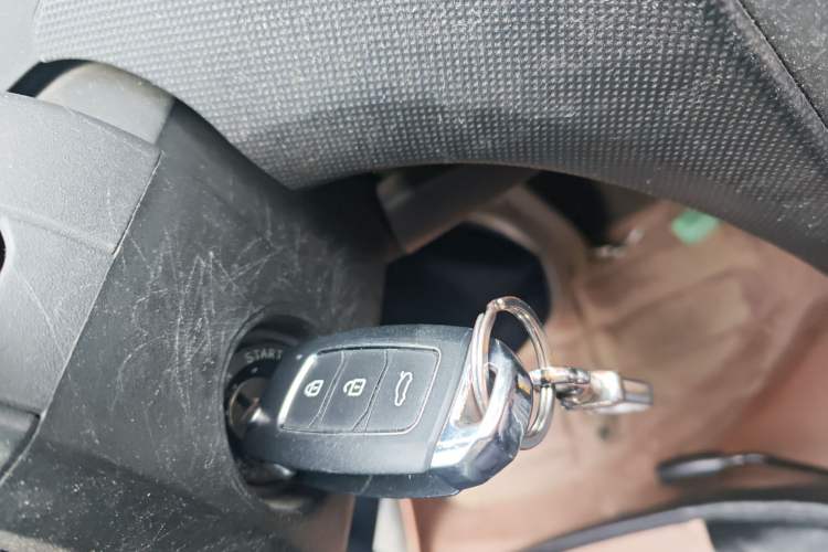 Used Chevrolet Sail 2013 Sedan 1.2L Manual Warm Edition