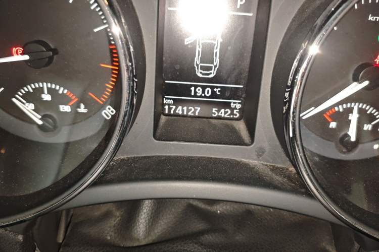 Used Skoda Superb 2013 1.8TSI Automatic Yashi Edition
