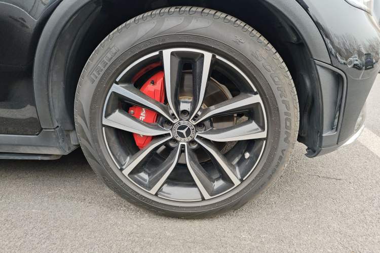 Used Mercedes-Benz GLC 2020 GLC 300 L 4MATIC Dynamic Edition Right Front Wheel Hub