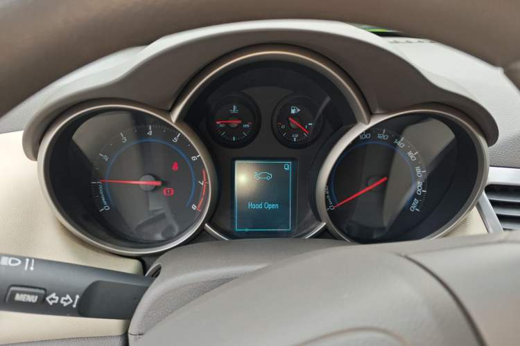 Used Chevrolet Cruze 2015 1.5L Classic SE MT Instrument Cluster