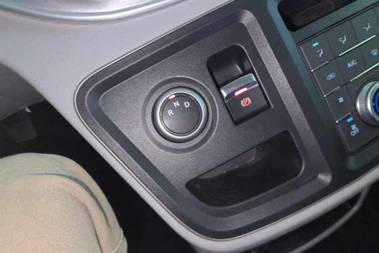 Used JAC Refine E4 2024 Revised Elite Edition