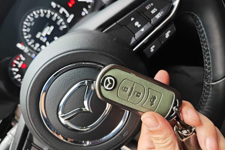 Used Mazda Atenza 2020 2.5L Skytop Deluxe Edition
