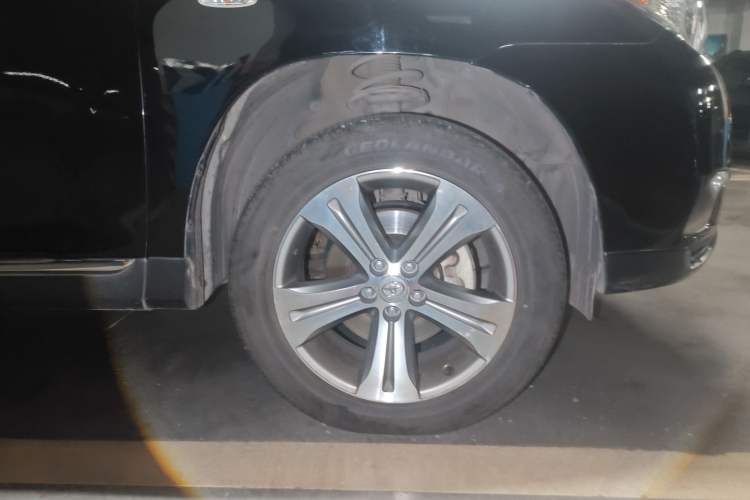 Used Toyota Highlander 2012 2.7L Two-Wheel Drive 7-Seater Luxury Edition
