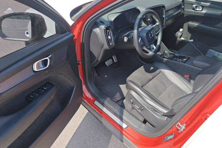 Used Volvo XC40 2020 T4 Four-Wheel Drive Smart & Sporty Edition Driver Seat