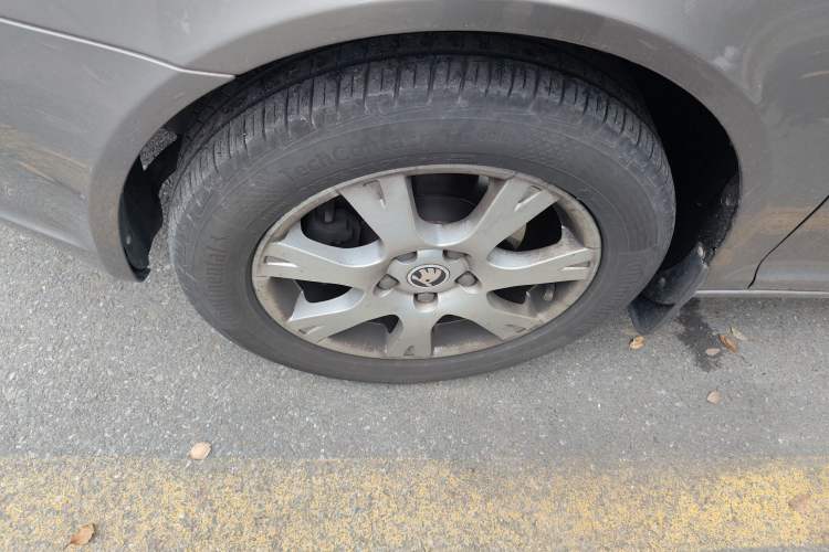 Used Skoda Octavia 2015 Classic Model 1.6L Automatic Yijie Version Exterior 4