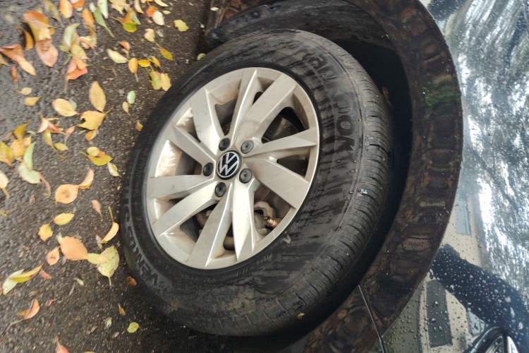 Used Volkswagen Passat 2021 280TSI Business Edition Right Front Wheel Hub