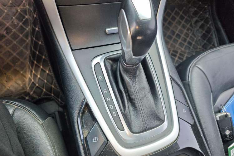 Used Ford Edge 2018 EcoBoost 245 Two-Wheel-Drive Platinum Edition 7-Seater China V Emission Standard
