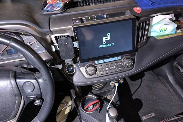 Used Toyota RAV4 2013 2.5L Automatic 4x4 Luxury Edition Audio And AC Panel