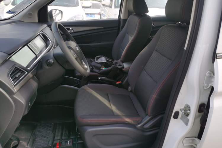 Used CHANGAN KAICHENG Oushang A600 2017 1.5L Manual Standard Edition Left Front Seat