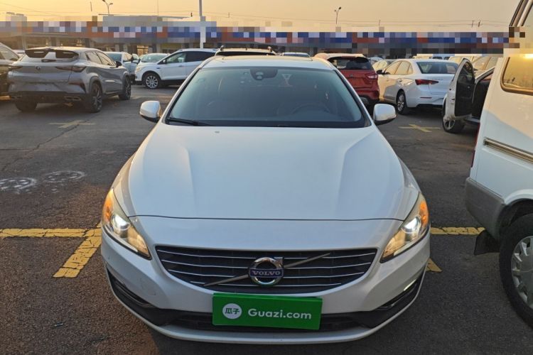 Used Volvo V60 2016 T5 Zhiya Edition

