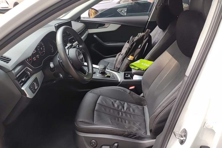 Used Audi A4L 2019 40 TFSI Fashion Edition China VI Emission Standard