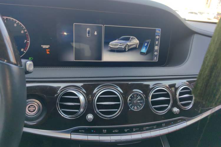 Used Mercedes-Benz Maybach S-Class 2020 S 450 4MATIC Collector's Edition Audio And AC Panel