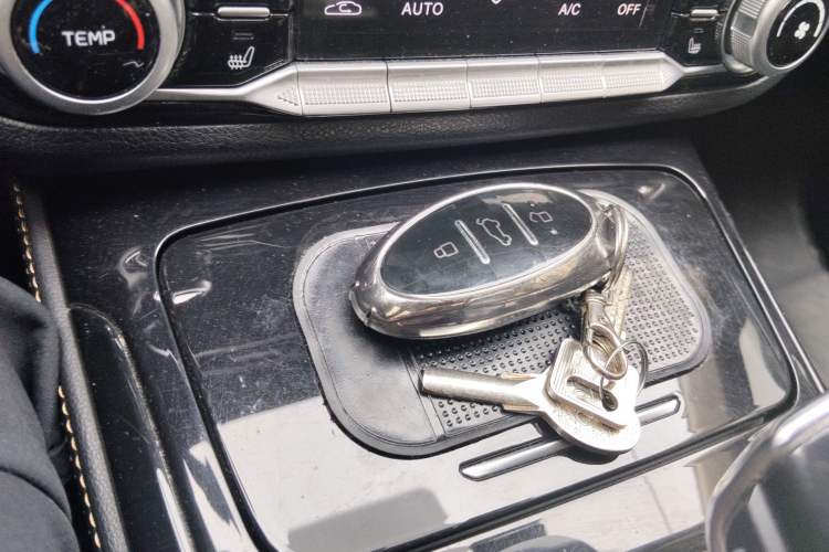 Used Bestune T77 2020 PRO 280 TID Automatic Luxury Model Vehicle Key