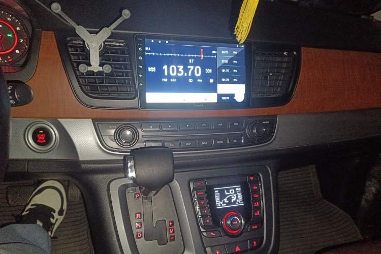 Used SAIC MAXUS G10 2014 2.0T Automatic Luxury Executive Edition
