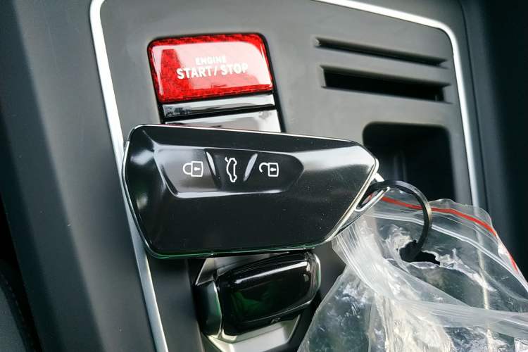 Used Volkswagen Golf 2025 Facelifted 300TSI Pro