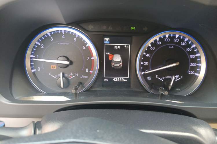 Used Toyota Highlander 2018 2.0T Two-Wheel-Drive Luxury Edition 7 Seats Emission Standard China V Instrument Cluster