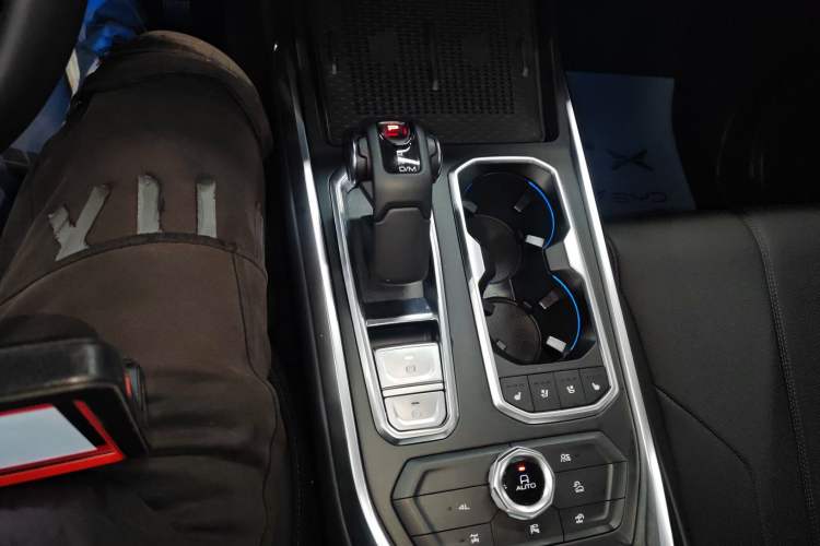 Used Tank 400 2025 2.0T Gasoline Version Gear Lever