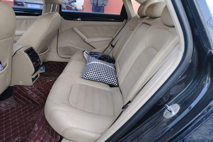 Used Volkswagen Passat 2014 1.8TSI DSG Prestige Navigation Edition
