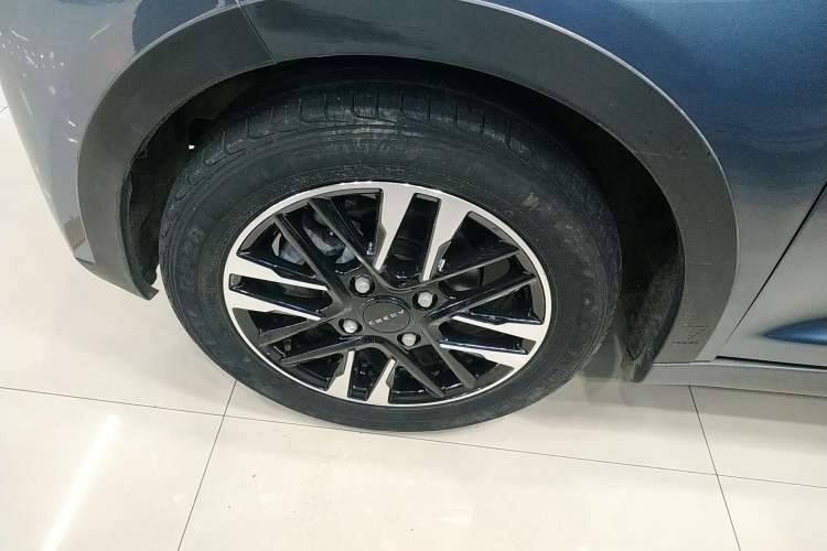 Used Chery QQ Little Ant 2022 Restyled Version Sweet Pink Edition Half-Sugar Version 28.8 kWh 30 kW 301 km Exterior 4