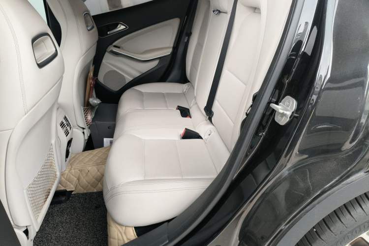 Used Mercedes-Benz GLA 2015 GLA 220 4MATIC Fashion Model