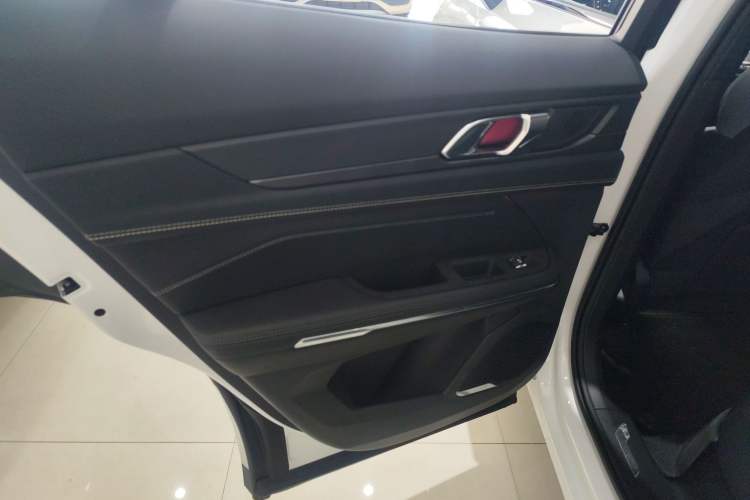 Used Lynk & Co 05 2023 2.0TD Two-Wheel Drive Shine Halo