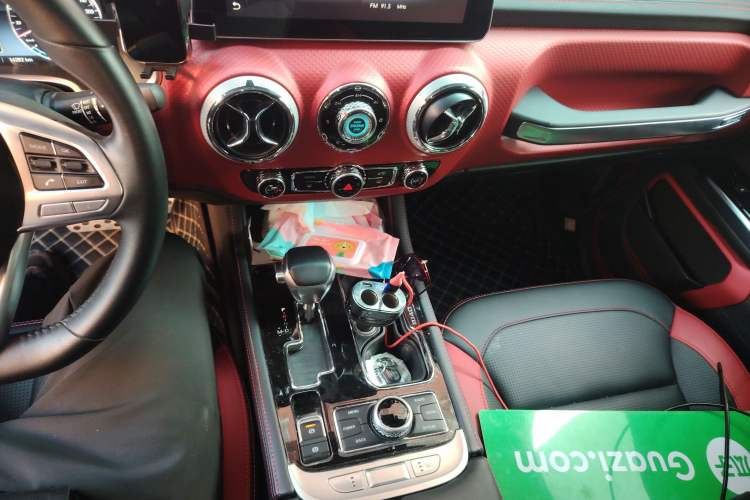 Used BAIC Off-Road BJ40 2019 2.3T Automatic Four-Wheel Drive Urban Hunter Edition Premium Model China VI Emission Standard
