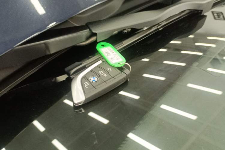 Used BMW 3 Series 2025 325Li M Sport Package Vehicle Key