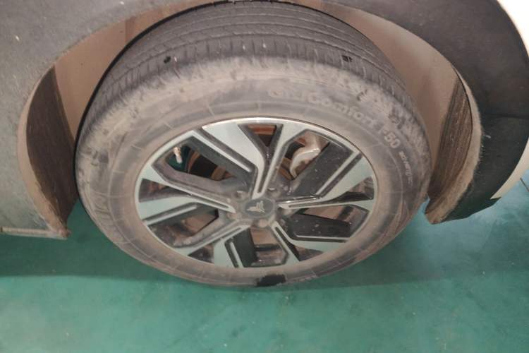 Used NETA U 2022 Zhi 400 Lithium-Nickel-Manganese-Cobalt Energy System Right Front Wheel Hub