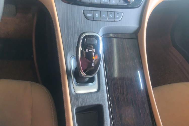 Used Buick LaCrosse 2018 28T Luxury Model