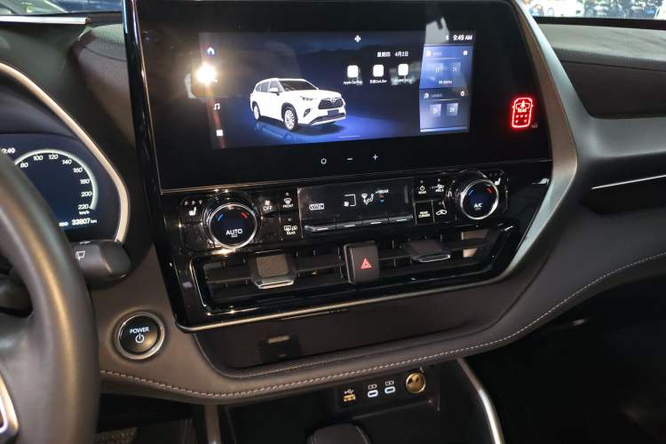 Used Toyota Highlander 2024 2.5L Smart Electric Hybrid Dual-Motor Two-Wheel Drive Luxury Version 7 Seats Audio And AC Panel