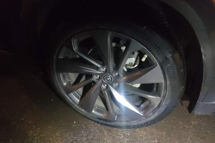 Used CHANGAN UNI-T 2020 1.5T Flagship Version Right Front Wheel Hub