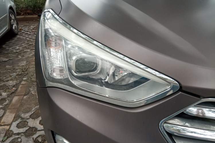 Used Hyundai Grand SantaFe 2013 3.0L 7-Seater Four-Wheel-Drive Comfort Edition Exterior 6