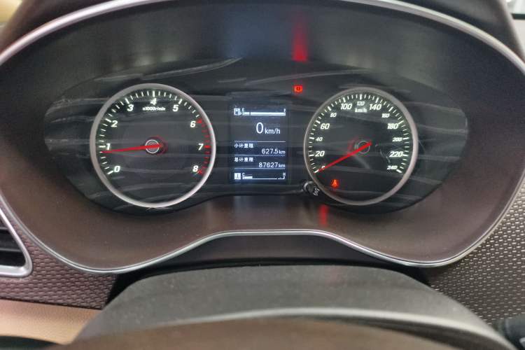 Used Baojun 730 2017 1.5T Manual Fashion Version 7 Seats China V Emission Standard Odometer Close Up