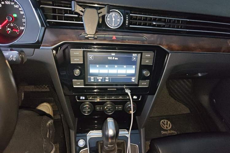 Used Volkswagen Magotan 2018 Facelift 330TSI DSG Luxury Model
