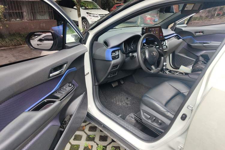 Used Toyota C-HR 2020 2.0L Leading Edition Driver Seat