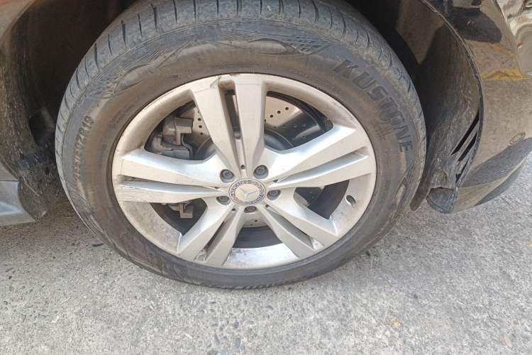 Used Mercedes-Benz M-Class 2012 ML 350 Sport Edition Right Front Wheel Hub