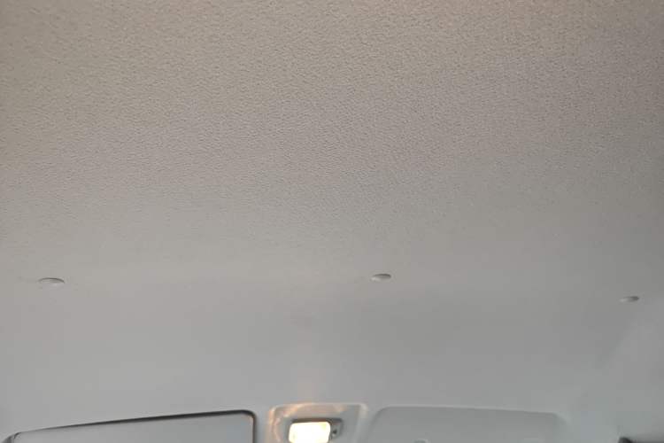 Used Jinbei New Hiace X30L 2024 Champion Edition Passenger Vehicle 5/6/7 Seats Headliner