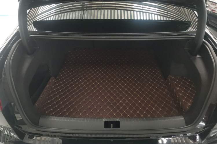 Used Volkswagen Phideon 2018 Revised Version 380TSI Two-Wheel Drive Business Edition