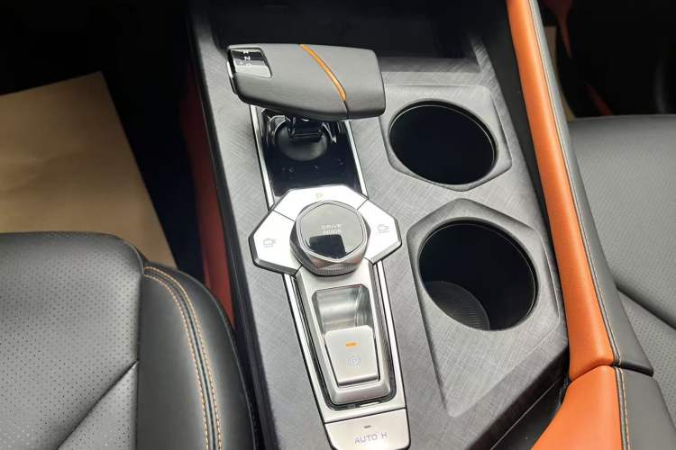 Used CHANGAN UNI-V 2022 1.5T Prestige Version
