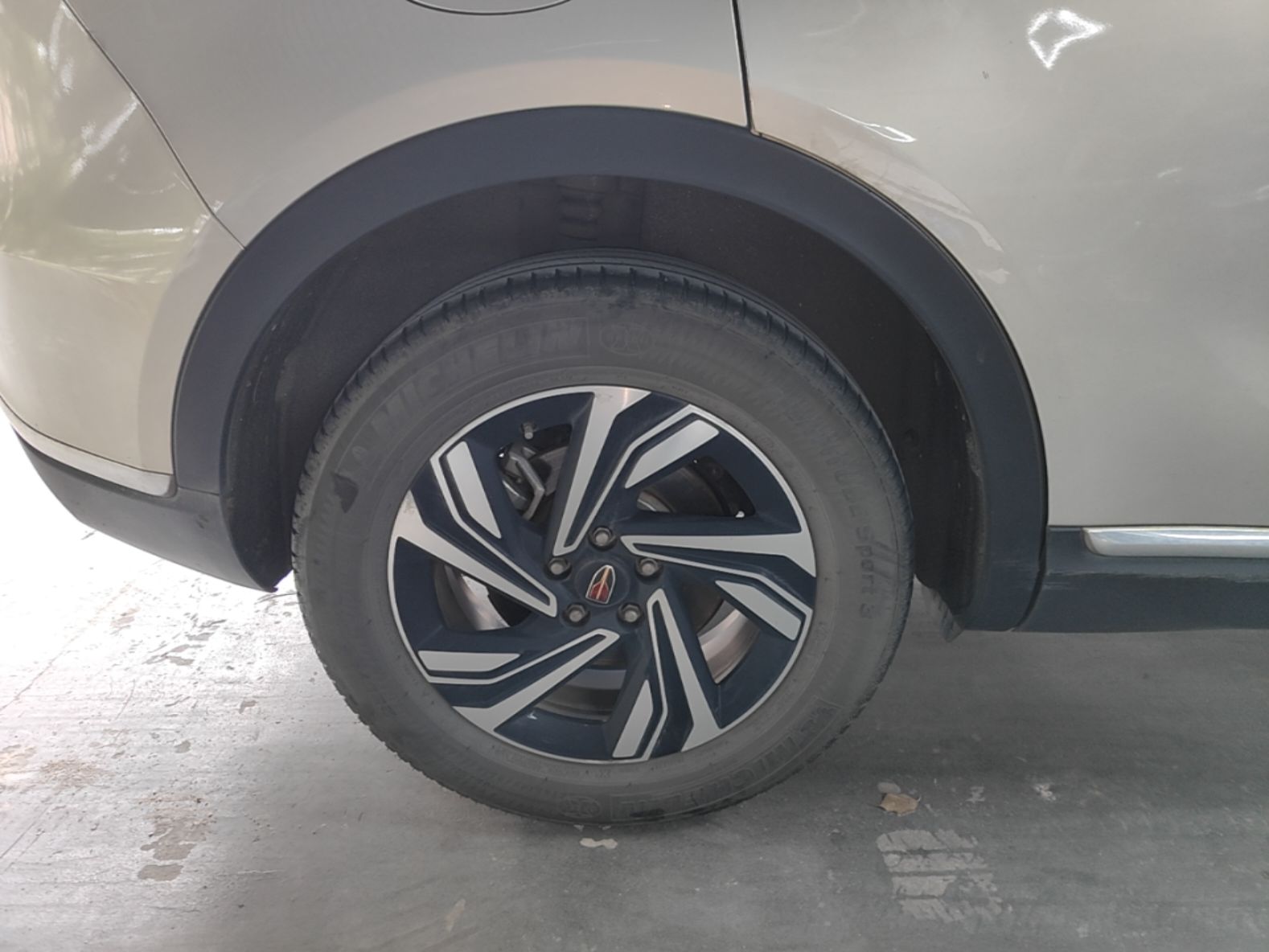 Hongqi HS5 2022 Revised Version 2.0T Smart Connect Flagship Edition — снимка 11